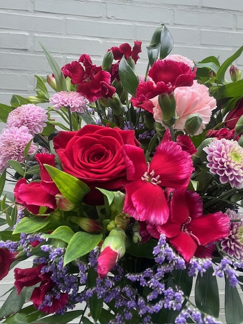 Få blomster og blomsterbuketter med levering fra vores blomsterbutik i Thisted