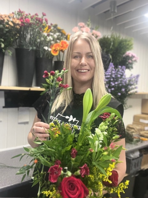 Kom ind i vores blomsterbutik i Thisted eller få leveret blomster i Vorupør, Sjørring og Klitmøller